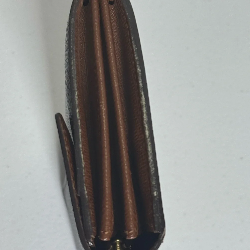AUTHENTIC Louis Vuitton Monogram Wallet